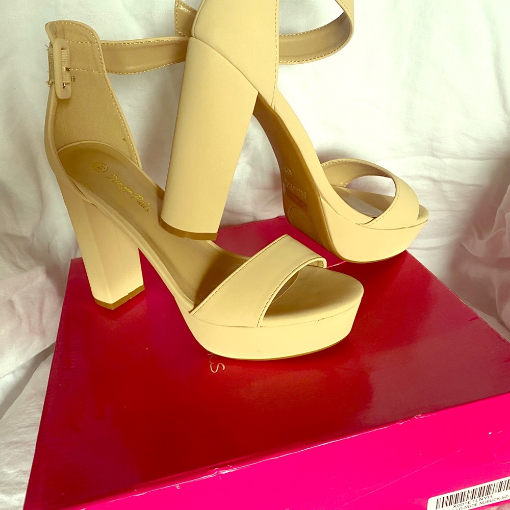 Dream pairs heel 8.5